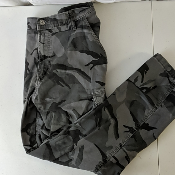 men's wrangler camouflage cargo pants